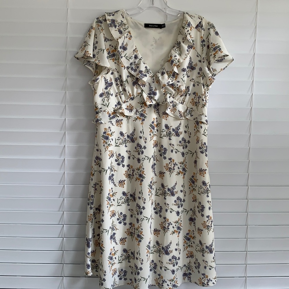 Doe & Ray size M cream flowered dress